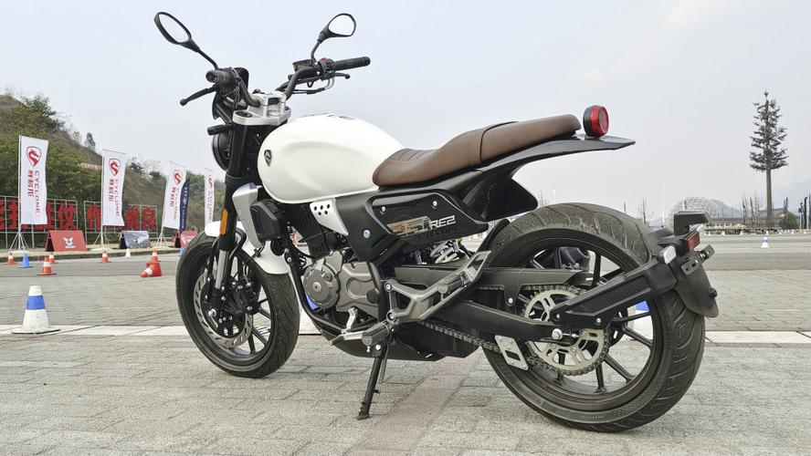 入门级复古摩托新标杆赛科龙re2静态解读细节配置有惊喜