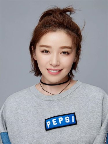 明星档案 姓名:阚清子 国籍:中国 身高:165cm 体重:45kg 地区:黑龙江