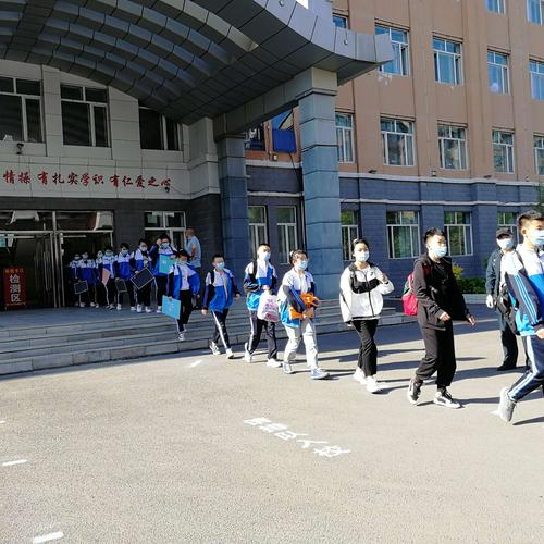 海伦市第八中学学生六月学习生活剪影