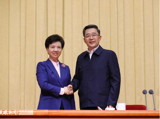 贵州省召开全省领导干部会议宣布中央决定:谌贻琴同志任贵州省委书记