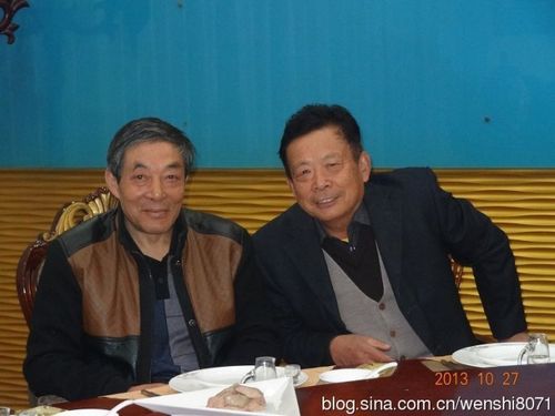 我和学长胡耀中(右)