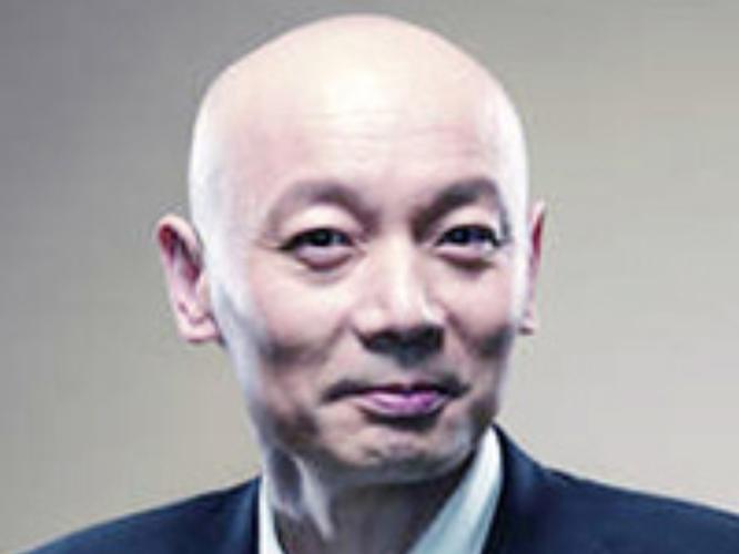 在整个演艺圏内,寸草不生的光头大哥可以说是寥寥无几.