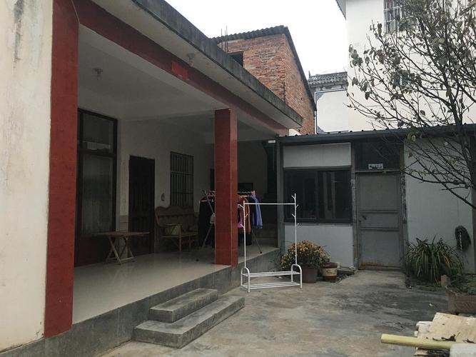 大理古城北门一层平房小院出租