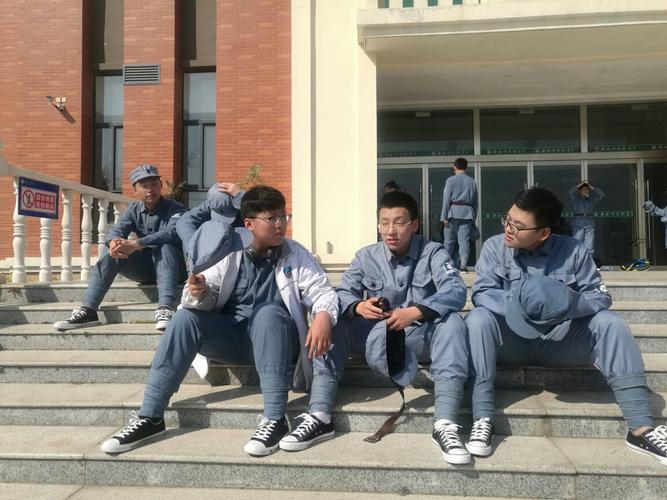 难忘的青春记忆 ——枣庄三中(实验高中)高一.14班