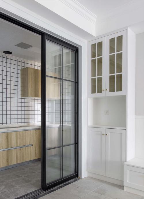 还在纠结厨房推拉门用吊轨还是地轨好时看完你就知道该用哪个了