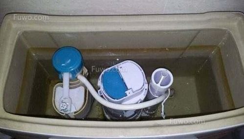 toto马桶水箱固定螺丝位置