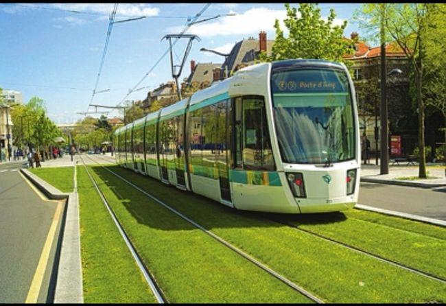 沈阳有轨电车趴窝众人齐推网友买的不是坐票是推车票