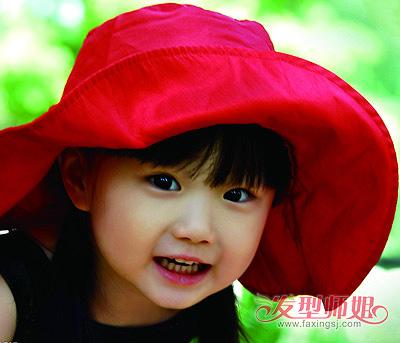 小洋妞横空出世 小女孩戴帽子发型大集合