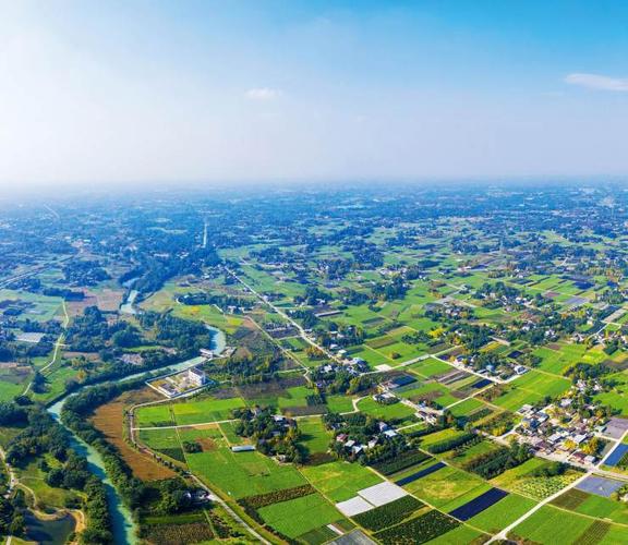 林盘成都平原的田间绿岛