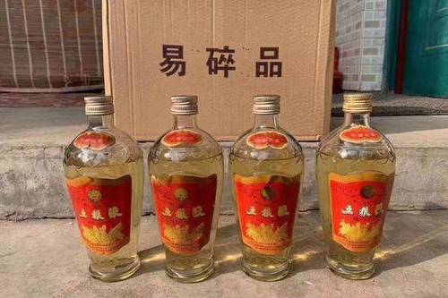 0/箱 高粱酒  白酒85年五粮液老白酒52度