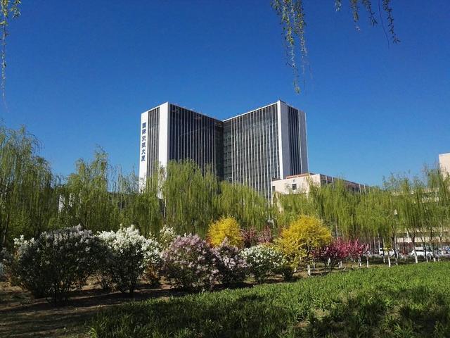 河北北方学院与河北建筑工程学院,各有什么特色,谁更值得报考?