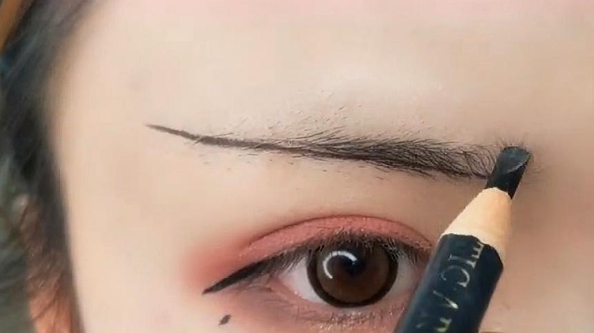 眉毛怎么画好看?