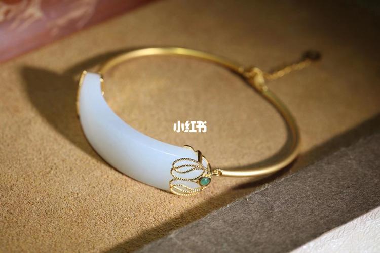 金镶玉手镯_手镯_时尚_配饰