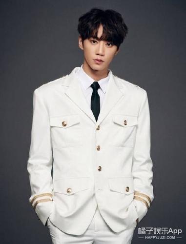 李俊英就是男团u-kiss的成员jun,一个97年的小哥哥▽