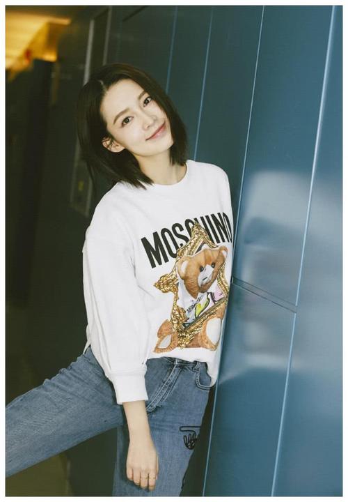 李沁清爽元气利落短发写真图片