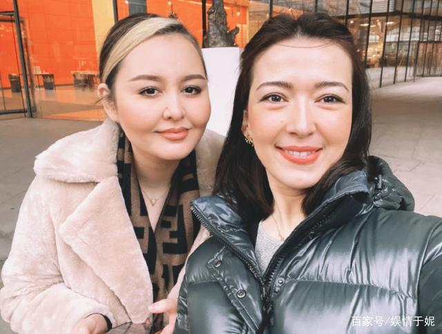 尼格买提妻子罕见近照,深夜哭诉异国求学压力大,婚姻状况成谜