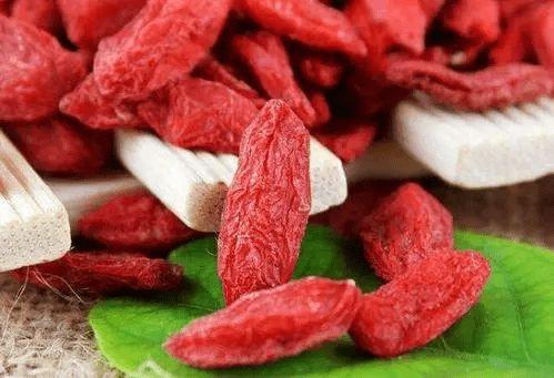 枸杞的功效与作用,枸杞和什么搭配补肾壮阳效果最好