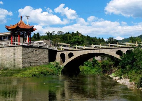  /p> p>白马滩镇境内有国家3a旅游景区神道岭风景区1个,南池寺1座.