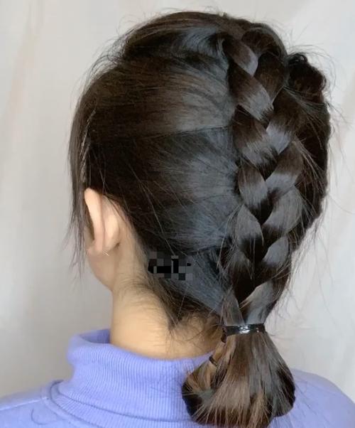 女生短头发发型种类短头发怎么扎好看简单