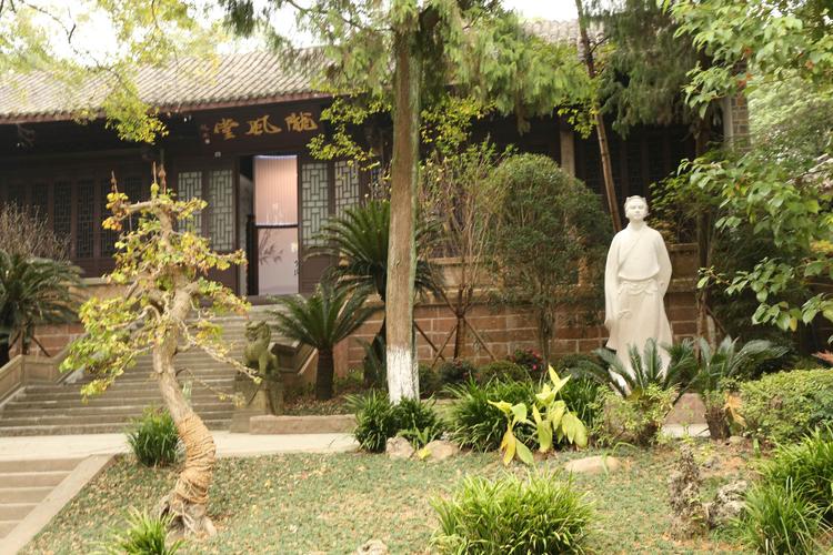访李白故里一一江油青莲镇陇西院.小景九章………我的