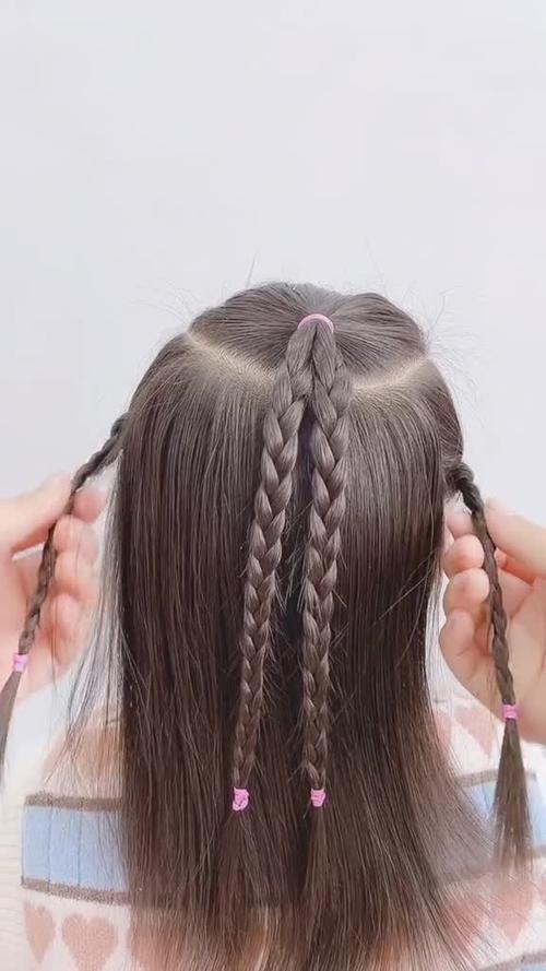 儿童发型小花扣扎的披肩发也太好看了吧快给宝宝安排吧