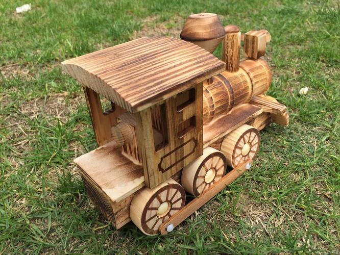 产品名称:木头火车头   装箱数:70   尺寸:约20*14*9