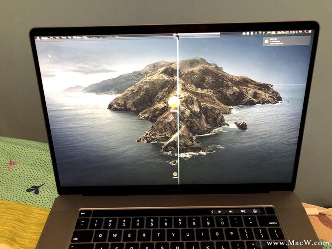 macbook用户注意了这个行为可能导致显示屏损坏