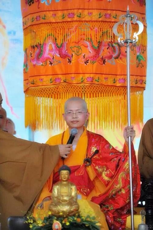 恭贺小灵山当家师上登下觉法师荣升广东茂名灵惠寺方丈