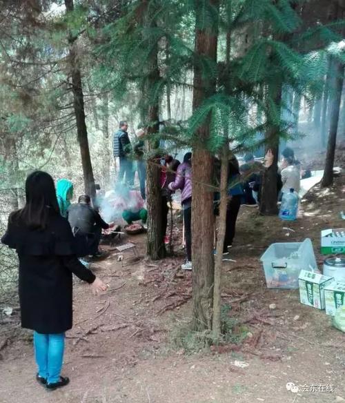 凉山会东:万人欢聚清明宴 文明新风忆故人