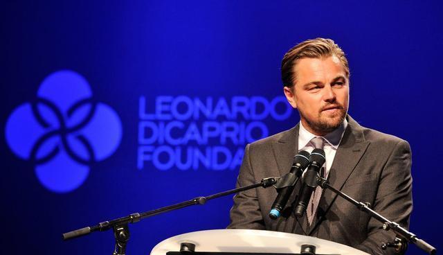 现实世界的白马王子回顾莱昂纳多颜值巅峰传奇照20岁帅到疯传