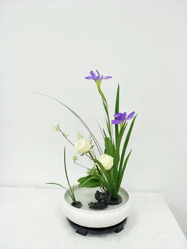 东方式插花初级课程设置     1,插花花艺基础认识 ,及基本结构讲解