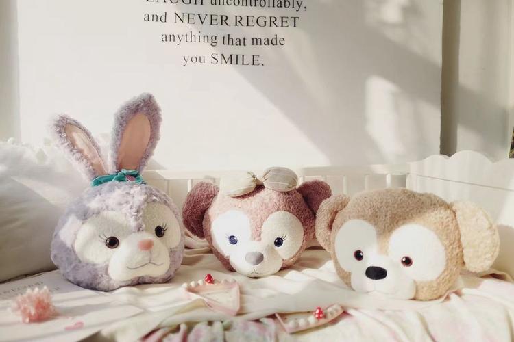 批发 达菲雪莉玫抱枕空调毯 毛绒玩具公仔可加工定制招代理