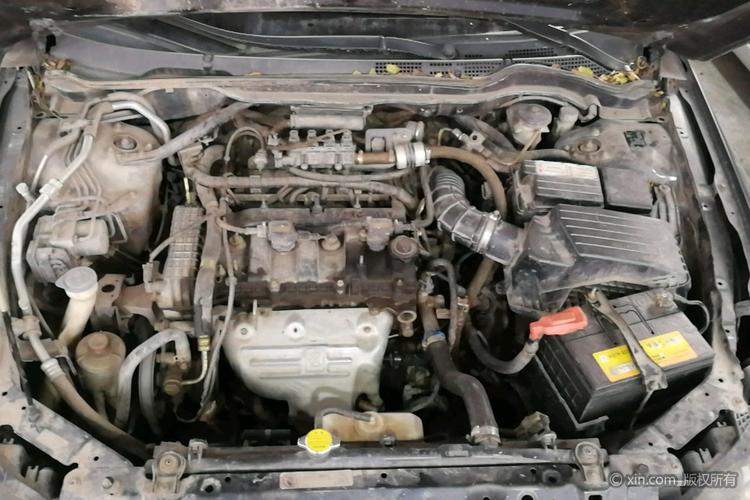 比亚迪f6发动机舱
