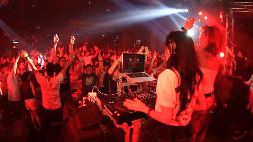 视频素材 酒吧vj 派对现场 夜店现场打碟dj气氛实拍实拍  来自视频