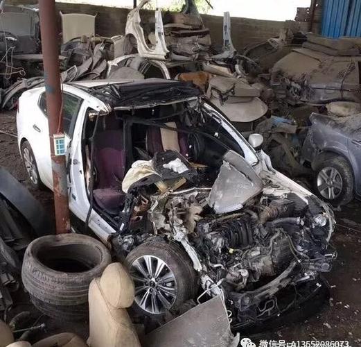 一个变废为宝的地方拆车厂里的事故车