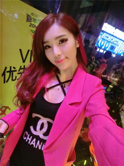 龙珠直播女主播女神级身材年入百万 龙珠tv直播梦楠个人资料福利组图