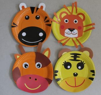 纸盘上的十二生肖栩栩如生