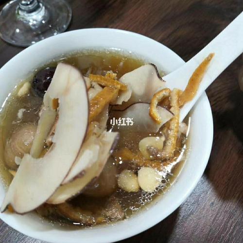 虎乳菌主要治疗:寒咳,干咳,夜咳,支气管炎,哮喘,隔水炖2小时,没事也