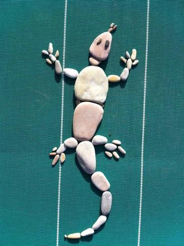 随便几个普通的石头,就能拼出一幅画,简直太神奇了