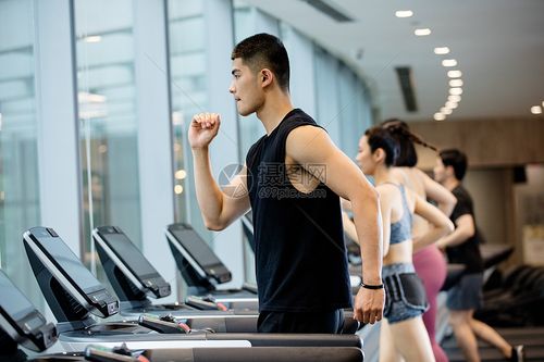 照片 运动人像 健身房跑步锻炼.