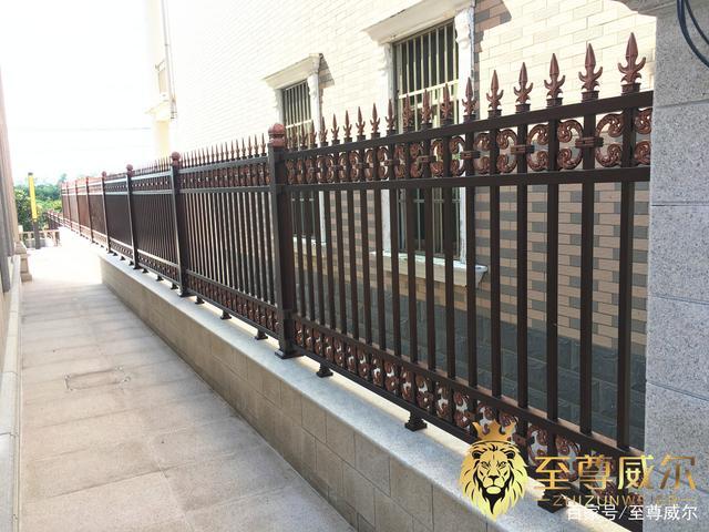 农村有个院子,院子围栏一定要这样做