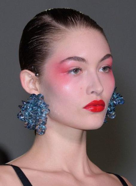 2021年冬季10大美妆趋势这是要颠覆你的化妆盒吗