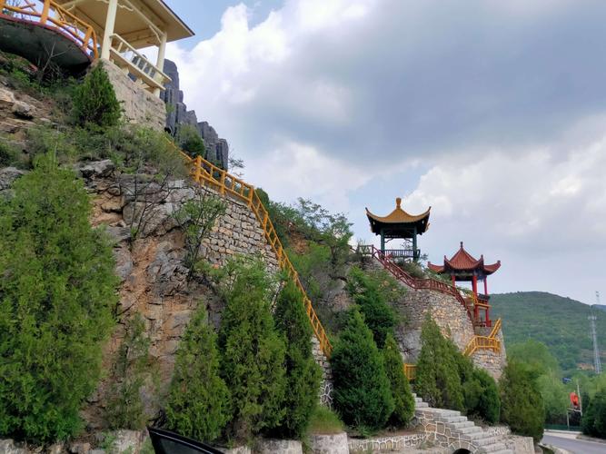 其它 西沟村 写美篇   平顺县西沟村,是李顺达和申纪兰的故乡.