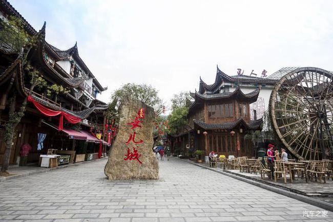 进口jeep大切诺基恩施行第一次游恩施土家女儿城