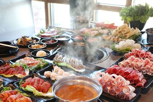 100盘肉!吃完fancy的火锅烧烤自助餐,老板还非