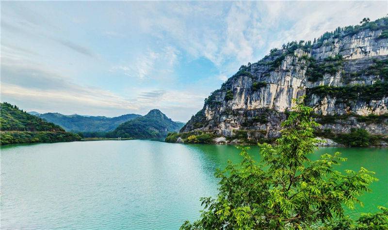 娄底 湄江风景区 湄江风景区位于娄底涟源市北部,交通,通讯便利,具备