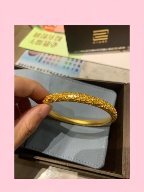 周大福手镯_手镯_夏天去哪玩_周大福怎么样_和周大福一起过夏天_时尚