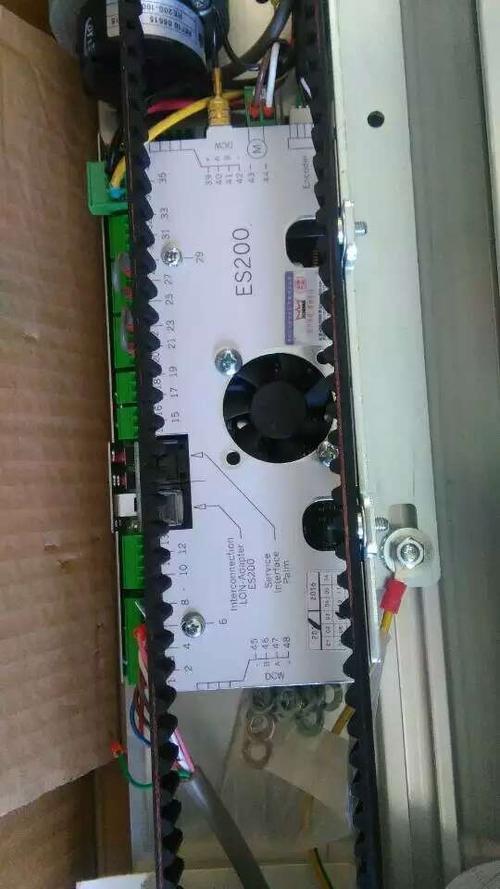 玻璃地黄门,自动门,中动源自动门维修,松下,多玛,现代自动门,全自动门