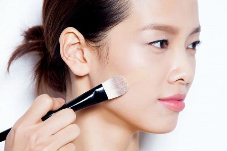 为什么有些女人过了30岁,皮肤还是那么白皙呢?无非是掌握了技巧