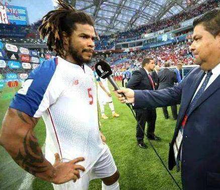 后卫:罗曼·托雷斯(巴拿马)